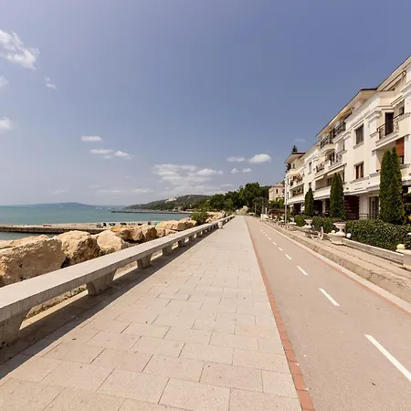Caricia Complex Carpe Diem - Sea View & Free Parking بالشيك