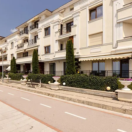 Apartment Caricia Complex Carpe Diem - Sea View , Free Parking & Swimming Pool Balchik