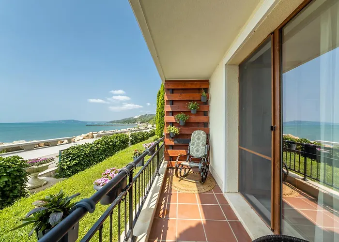 Caricia Complex Carpe Diem - Sea View , Free Parking & Swimming Pool